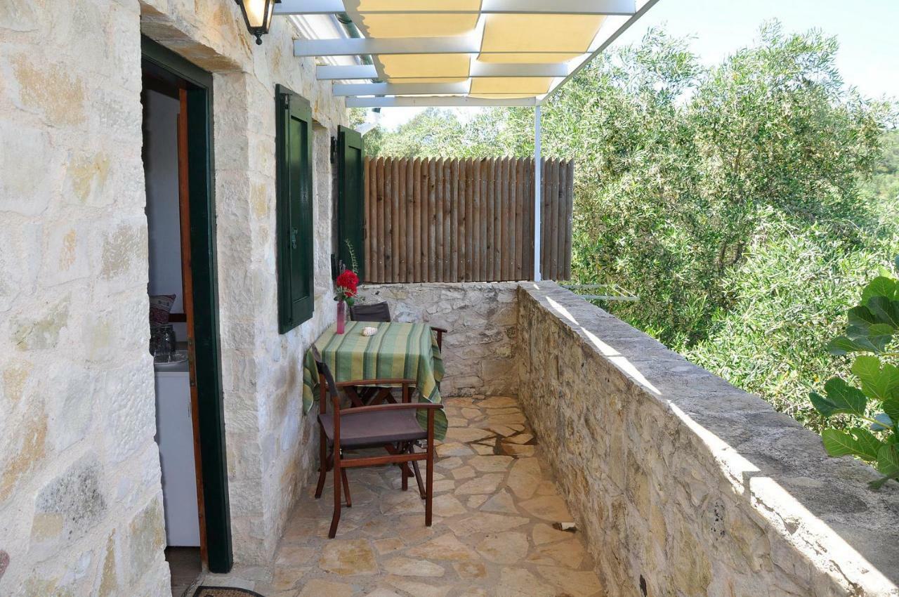 גאיוס Adamantia Hotel מראה חיצוני תמונה