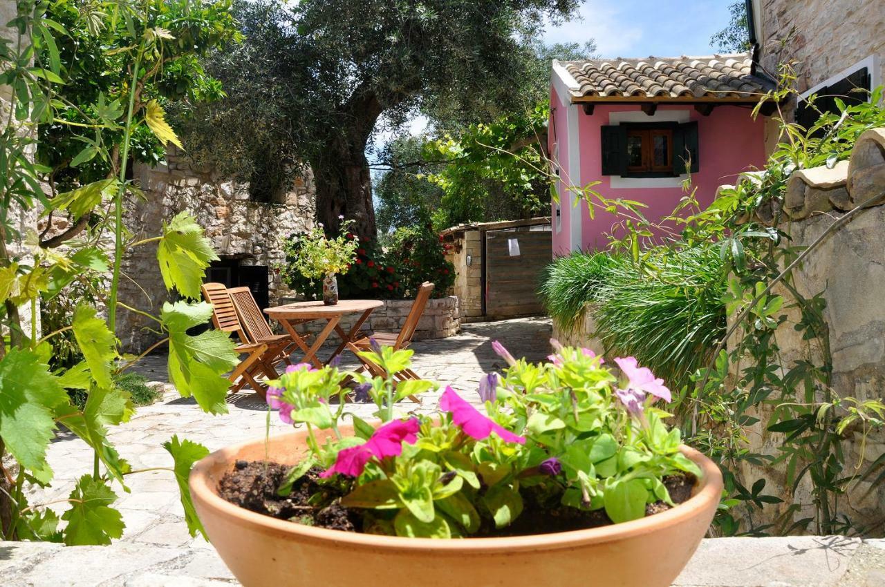 גאיוס Adamantia Hotel מראה חיצוני תמונה
